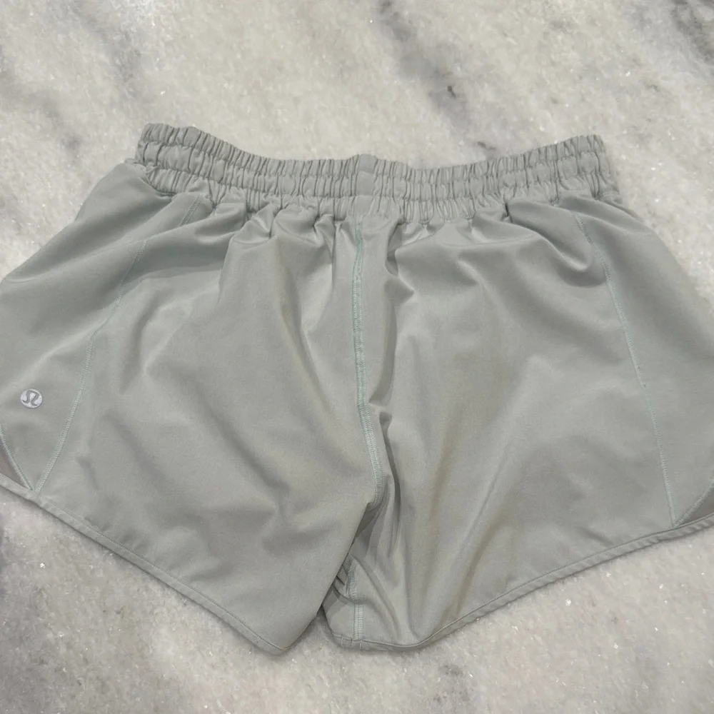 lululemon athletica Women's hotty hot mint green running Athletic Shorts tall - Picture 7 of 15